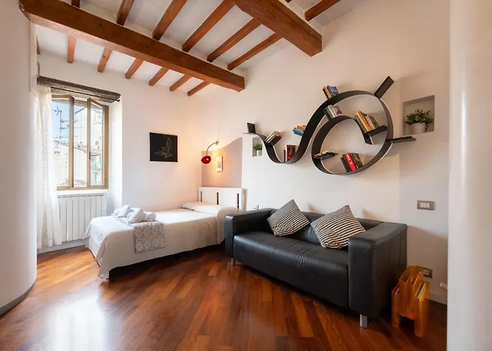 Keys Of Italy - Barbi 16 - A Unique Studio In Florence!